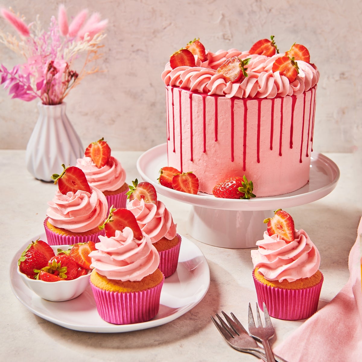FunCakes Mix voor Enchanted Cream® Aardbei 450g