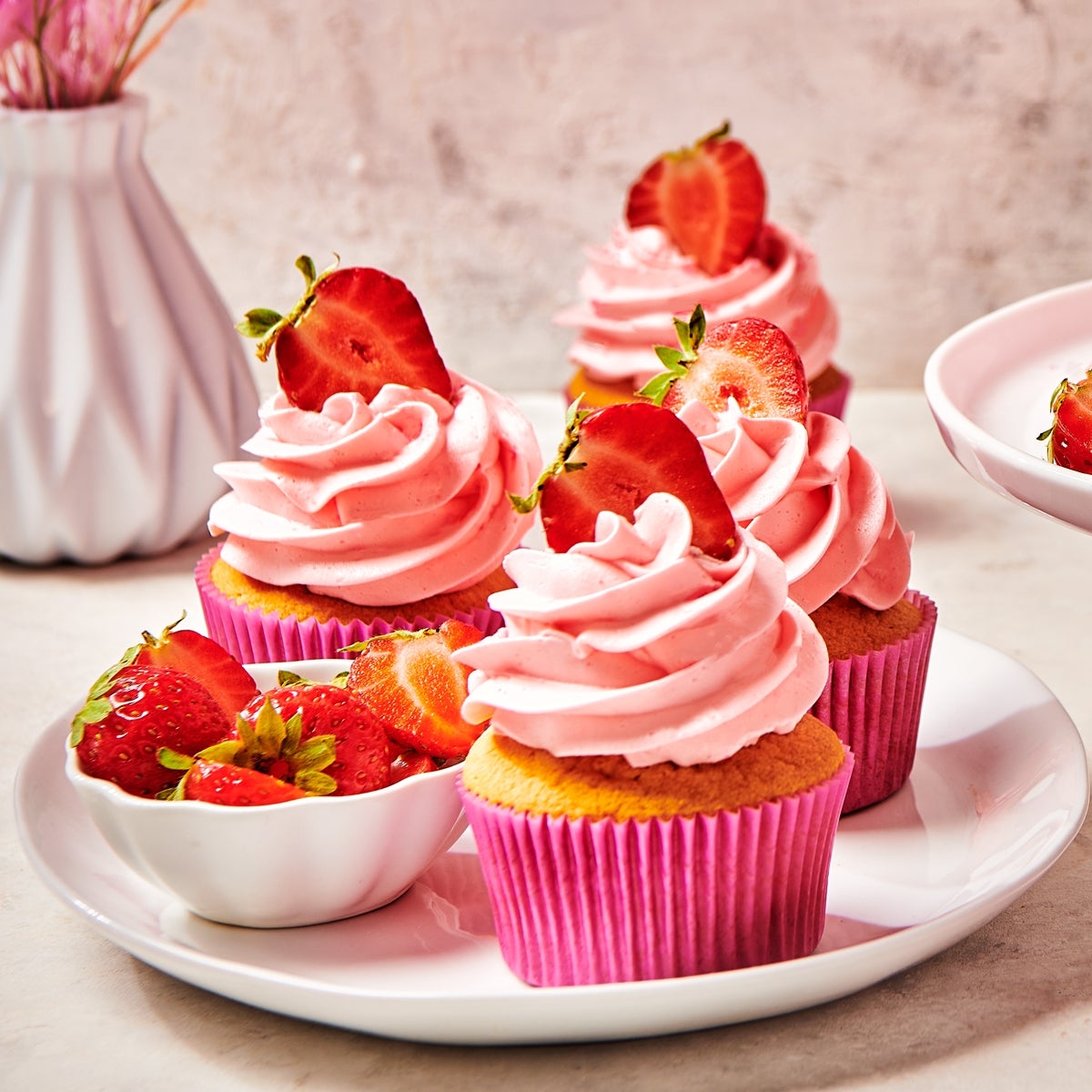 FunCakes Mix voor Enchanted Cream® Aardbei 900g