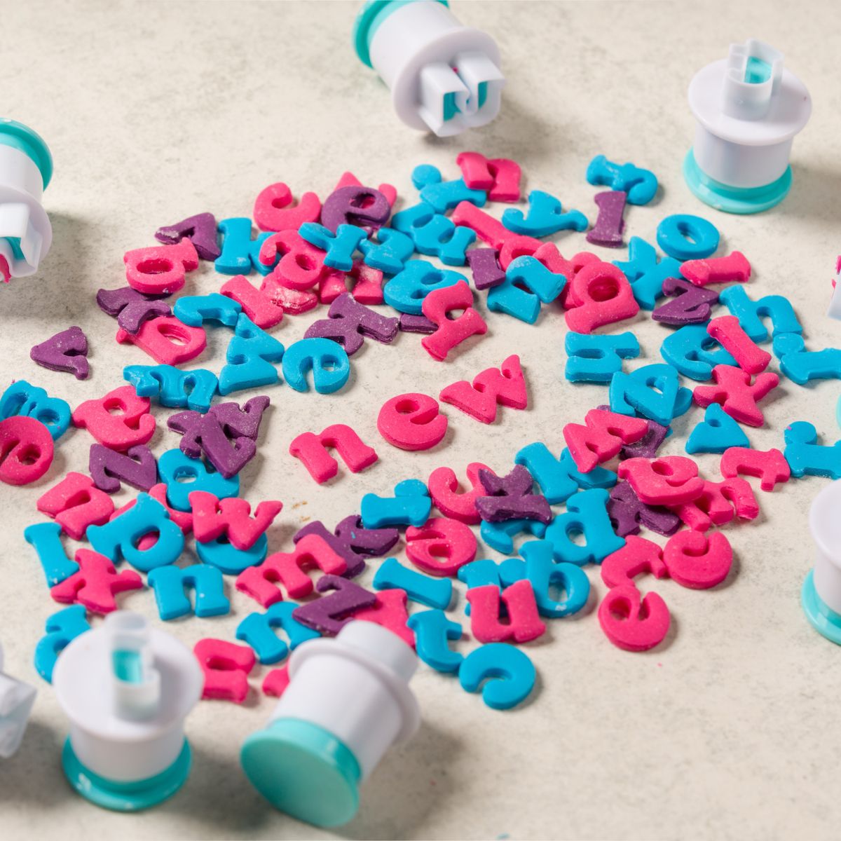 LOYAL Uitstekers Mini Alfabet Hoofdletters set/26