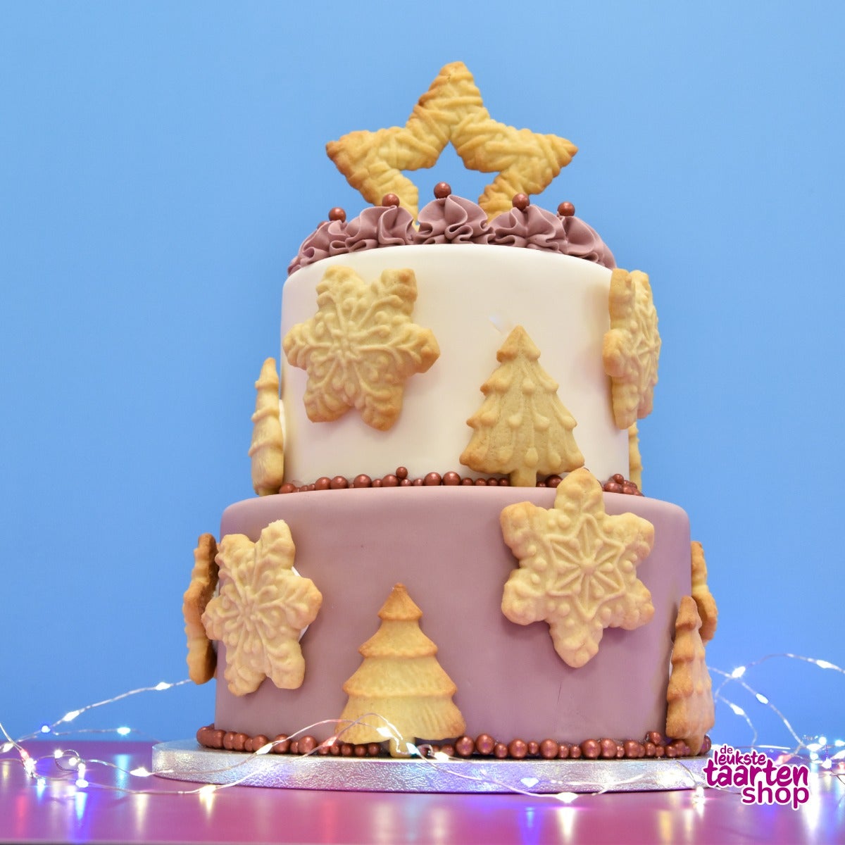 Feestelijke Stapeltaart met kerstkoekjes en kaneel
