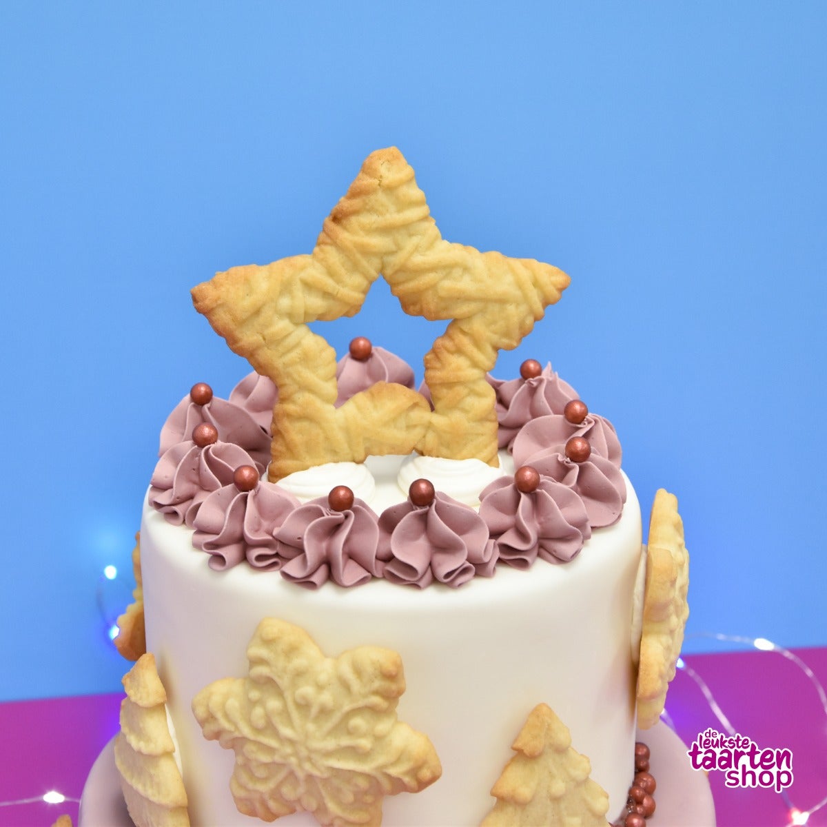 Feestelijke Stapeltaart met kerstkoekjes en kaneel