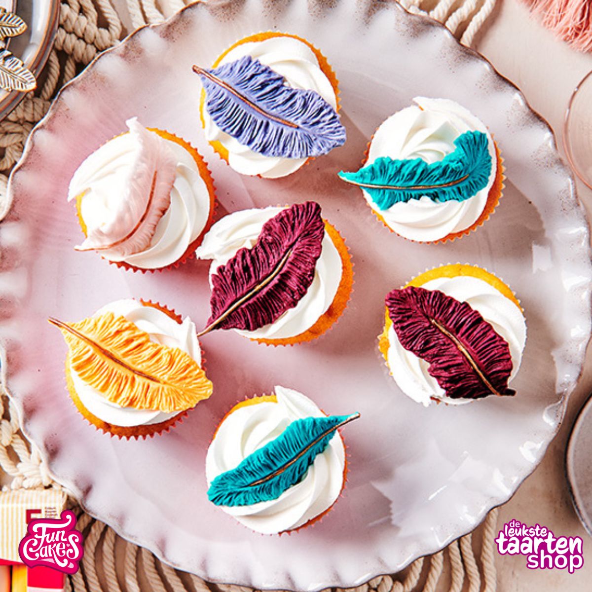 Chic Aubergine Veren Cupcakes