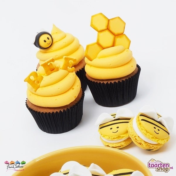 Happy BEE-day cupcakes