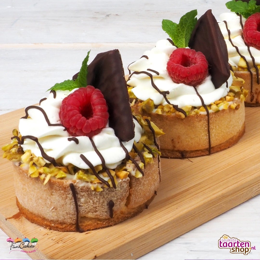 Witte chocolademousse tartelettes