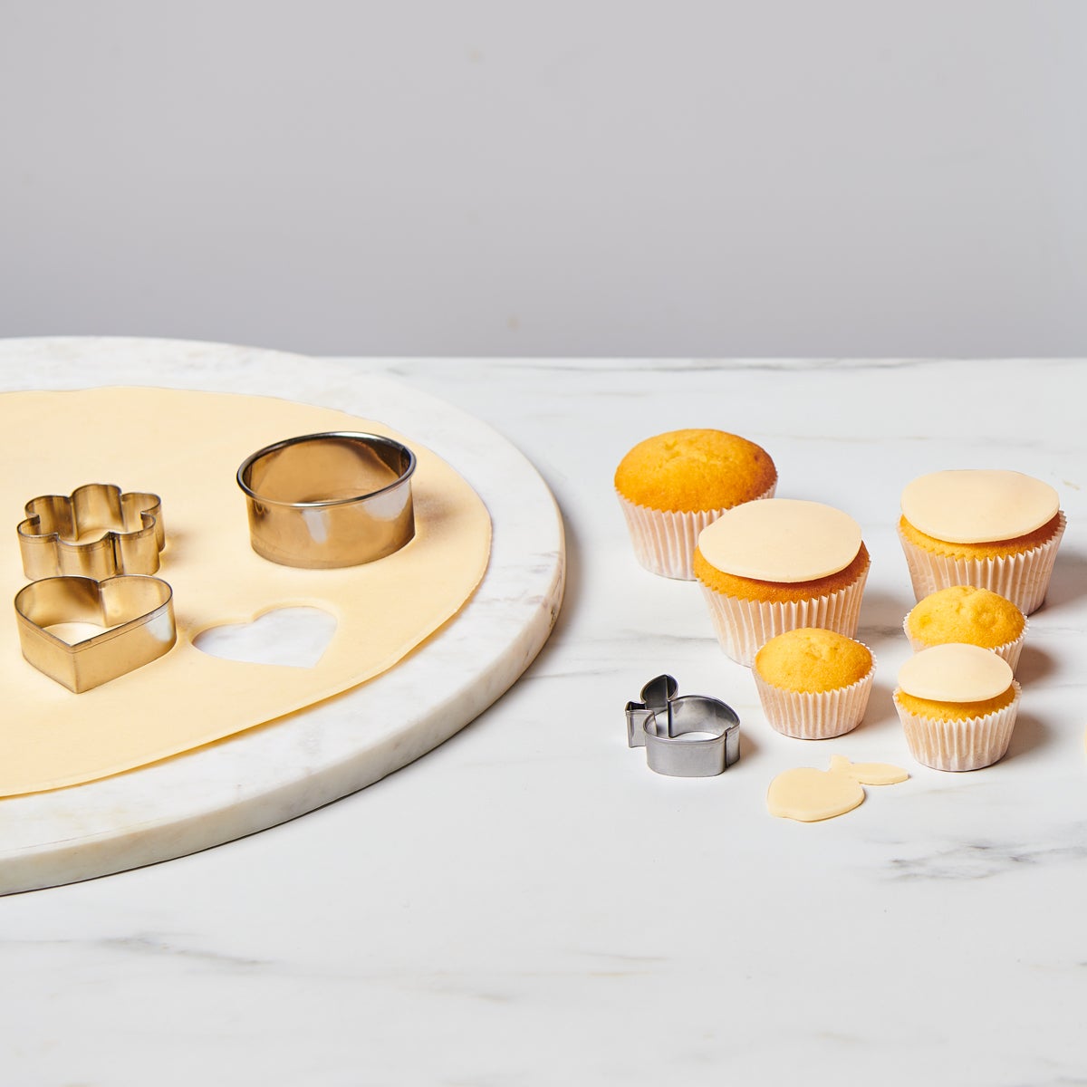 FunCakes Ready Rolled Amandel Fondant Disc BBD Discount