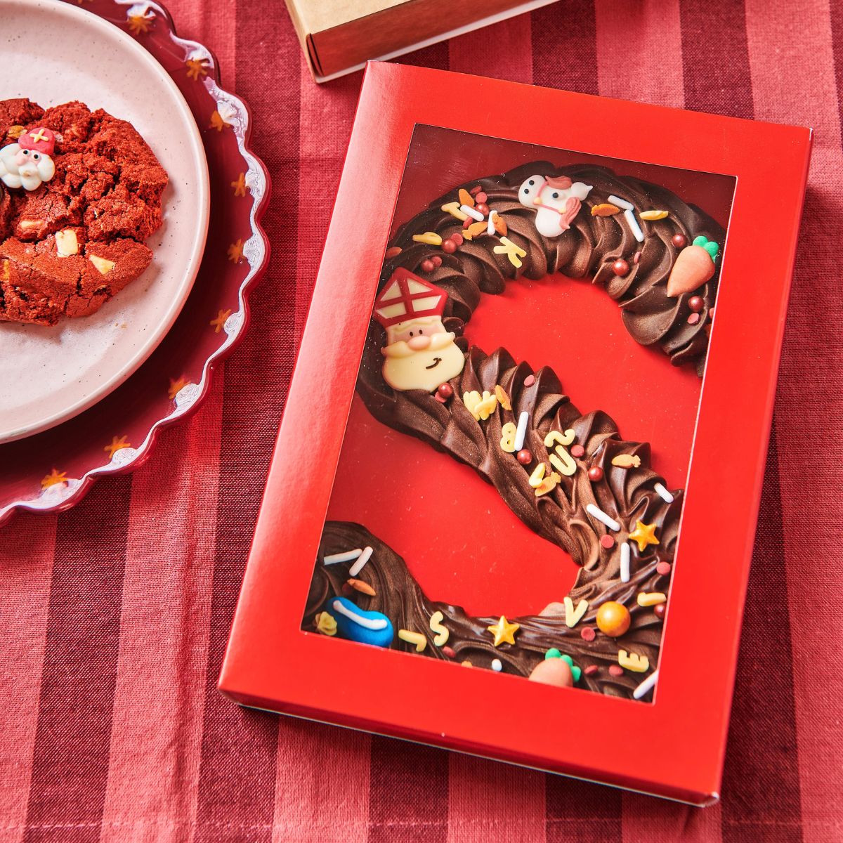 FunCakes Chocoladeletterdoos Rood/Wit 20x14x3,5cm pk/10