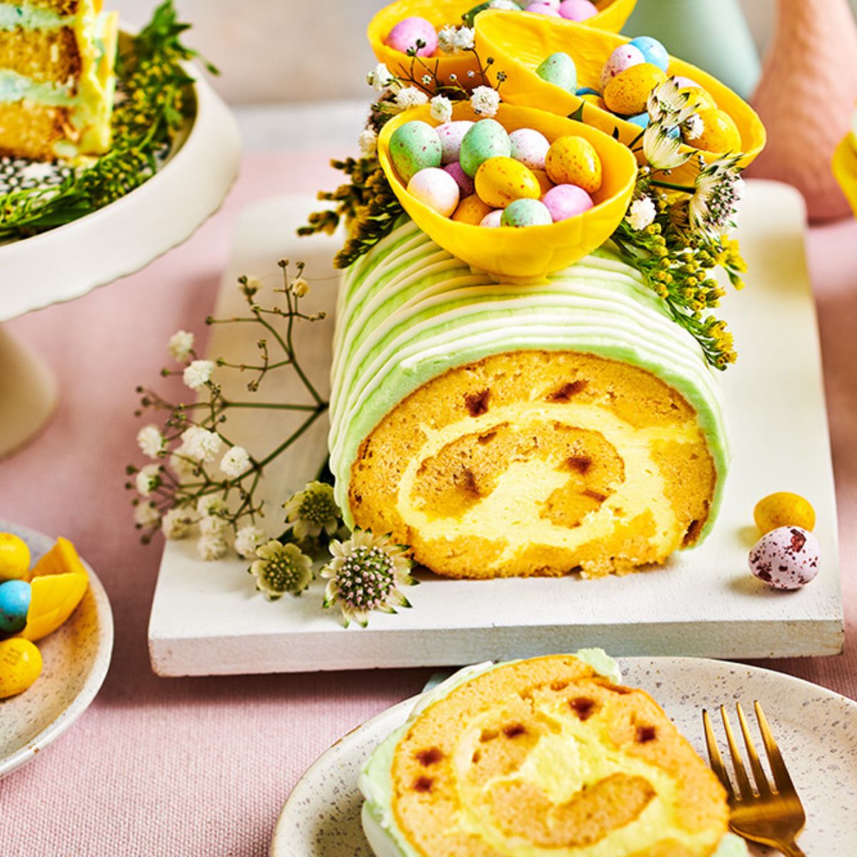 Cake Star Mould Cracked Half Egg Small set/2