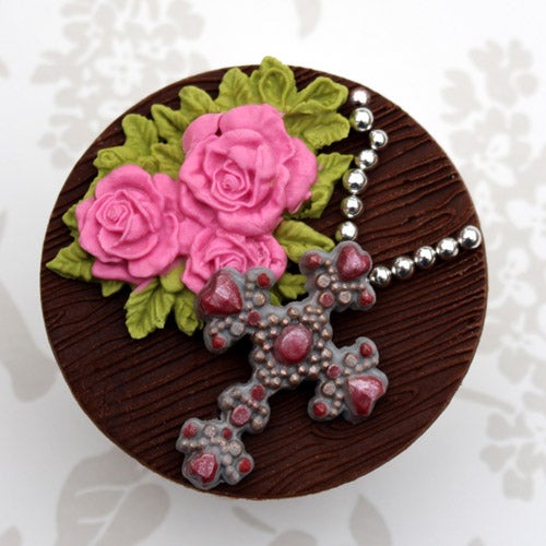 Katy Sue Mould Beaded Cross