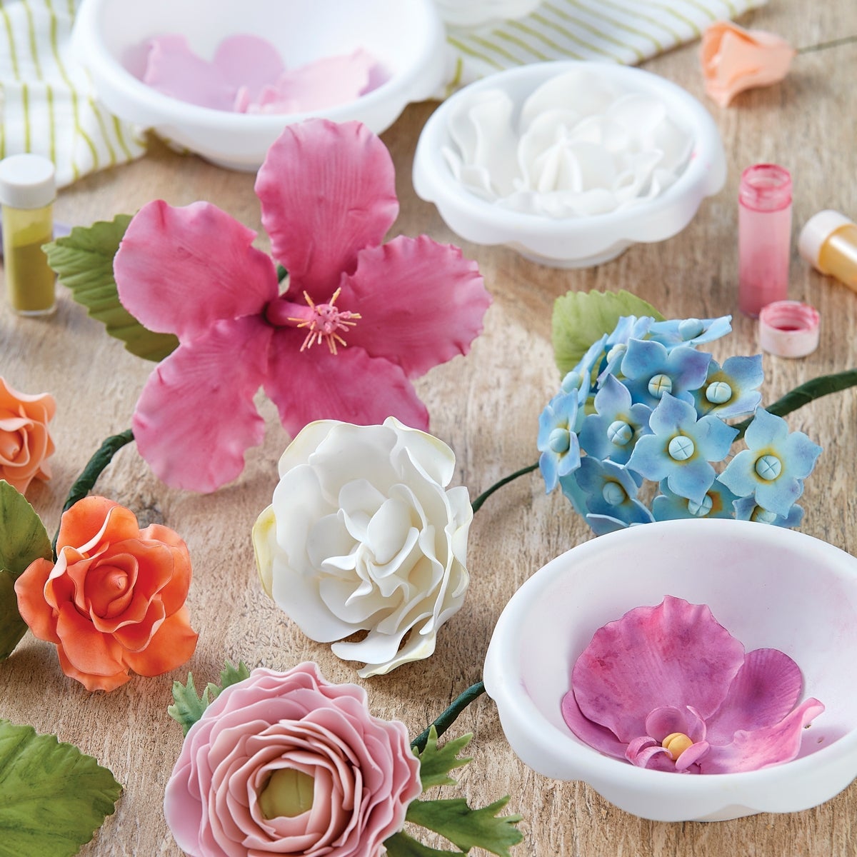 Wilton Flower Shaping Bowls Set/6