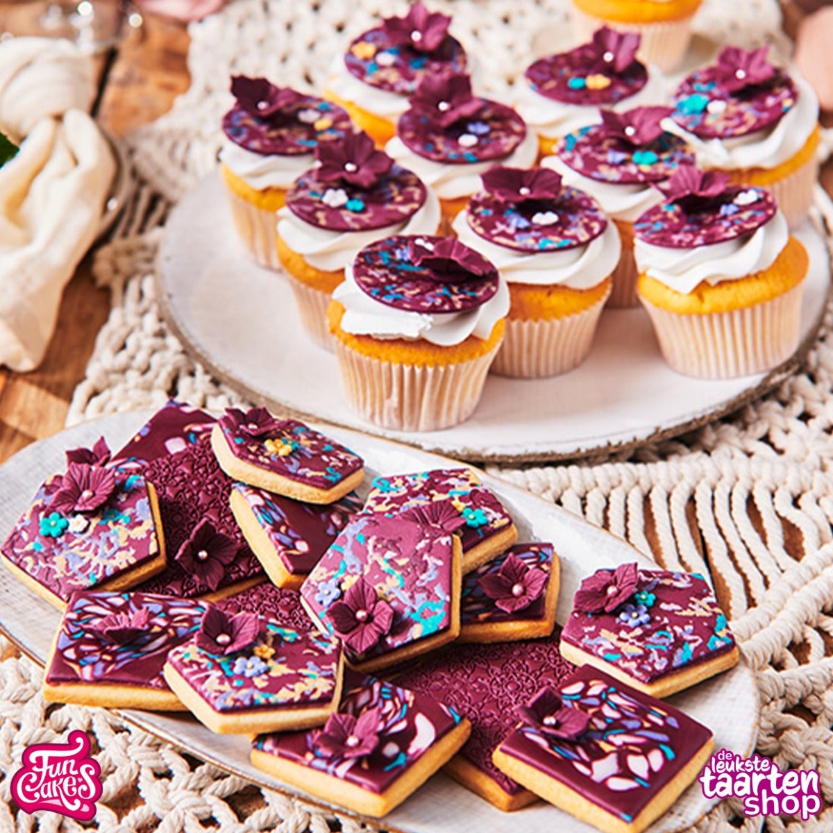 Chic Aubergine Kleur van het jaar Cupcakes