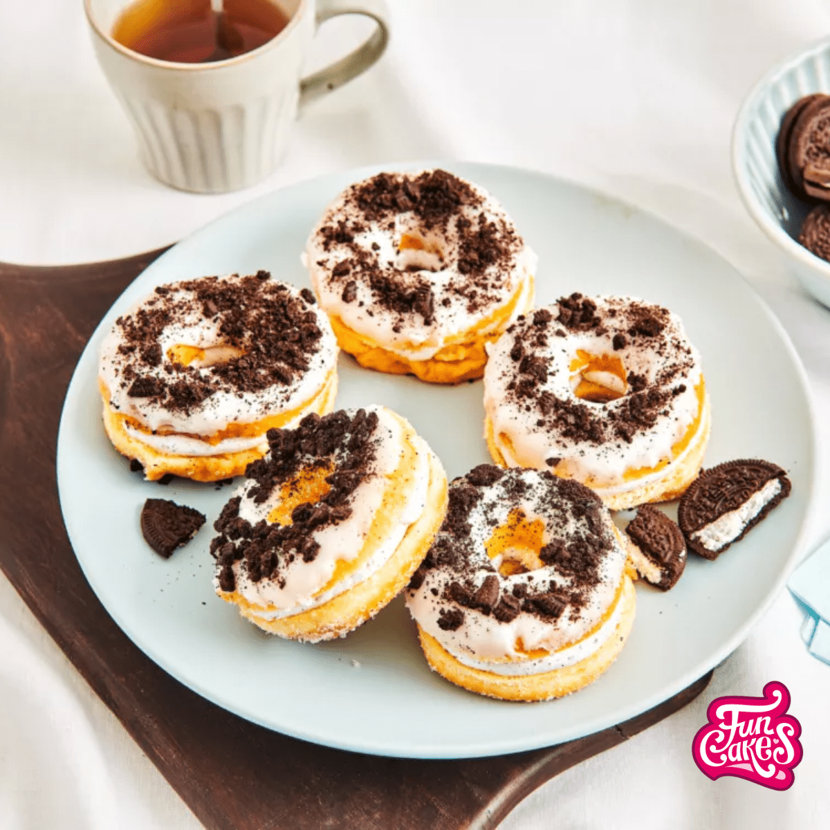 Donuts met koekjespasta en koekkruimels