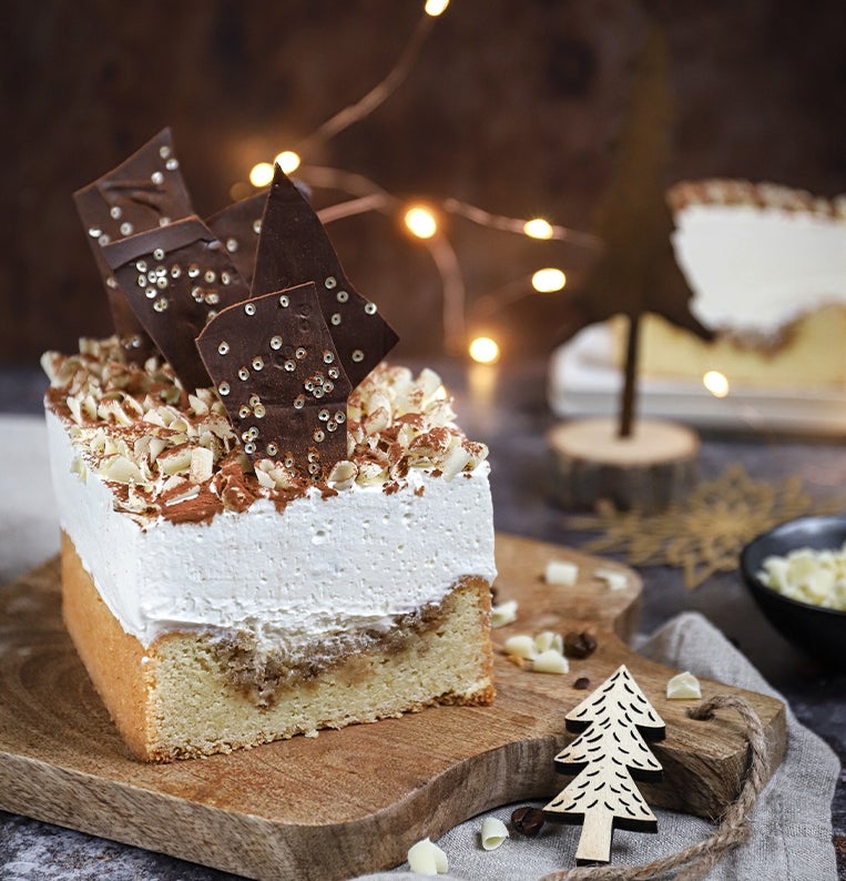 Tiramisu slof met witte chocolade mousse en chocolade schotsen