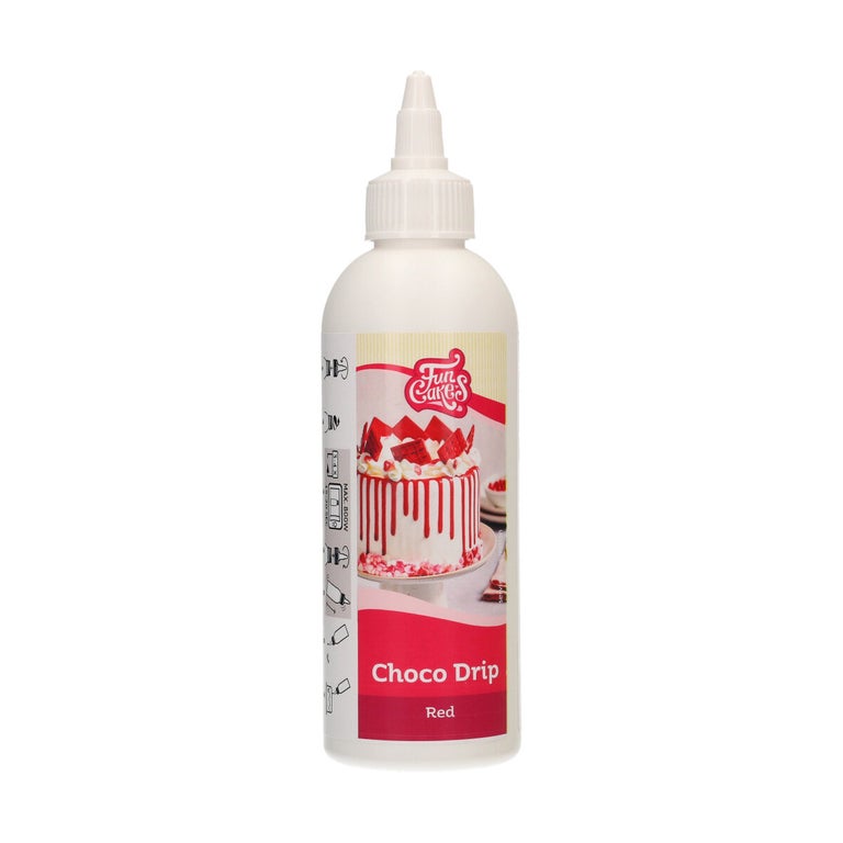 Rode driptaart met strooisels en choco bars